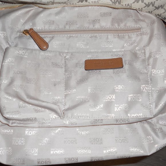 Michael Michael Kors Elana Handbag Vanilla/Beige Missing Tassel, Long Strap - Picture 4 of 16